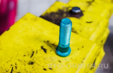 Замена задних тормозных дисков и колодок КИА Сид (подробные фото)