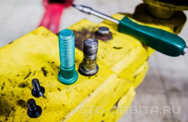 Замена задних тормозных дисков и колодок КИА Сид (подробные фото)