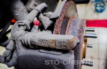 Замена задних тормозных дисков и колодок КИА Сид (подробные фото)