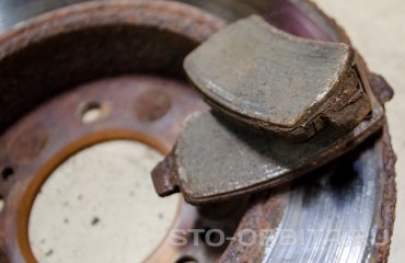 Замена задних тормозных дисков и колодок КИА Сид (подробные фото)