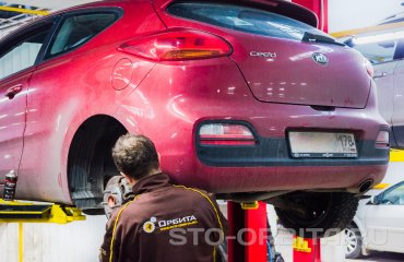 Замена задних тормозных дисков и колодок КИА Сид (подробные фото)