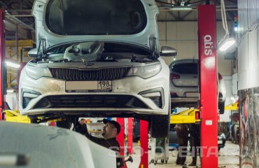 Замена тормозных колодок и масла АКПП КИА Оптима (подробные фото)