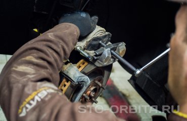 Замена тормозных колодок и масла АКПП КИА Оптима (подробные фото)