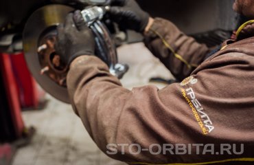 Замена передних тормозных колодок КИА Спортейдж (подробные фото)