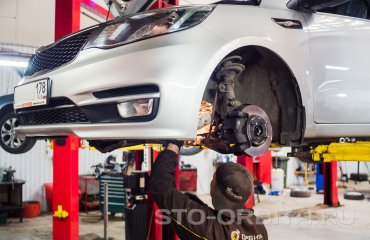 Течь масла между двигателем и коробкой КИА Рио (подробные фото)