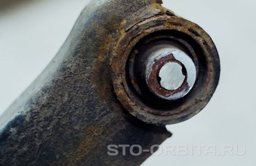 Замена сайлентблоков задних подпружинных рычагов КИА Сид (подробные фото)