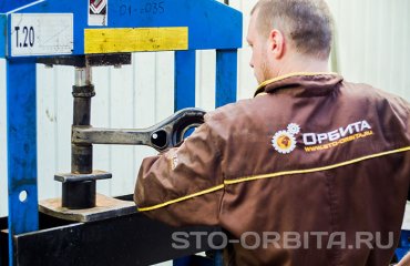 Замена сайлентблоков задних подпружинных рычагов КИА Сид (подробные фото)