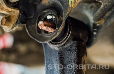 Замена сайлентблоков задних подпружинных рычагов КИА Сид (подробные фото)