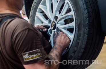 Замена задних тормозных колодок КИА Рио X Line (подробные фото)